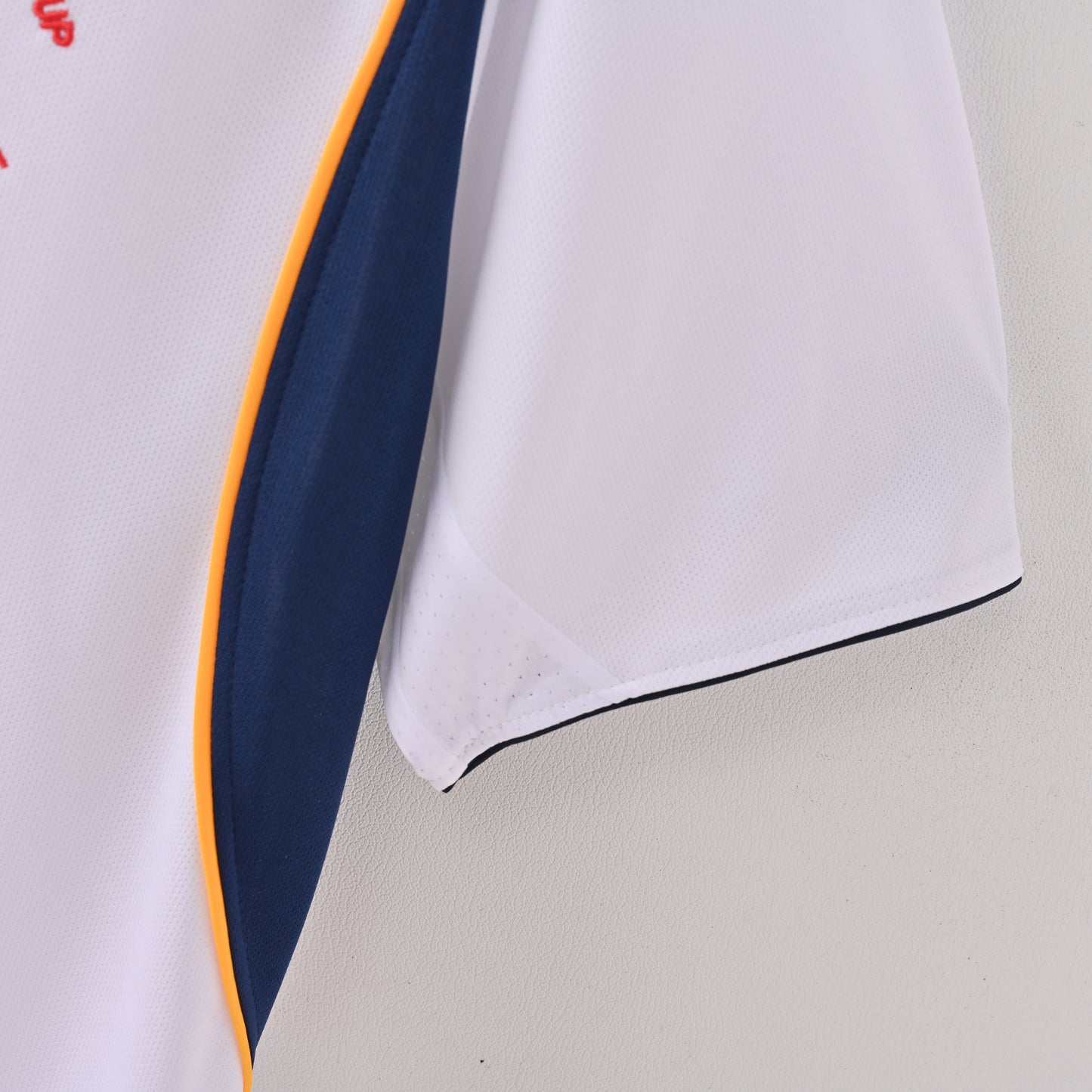 Liverpool 2001/02 Away Retro Jersey