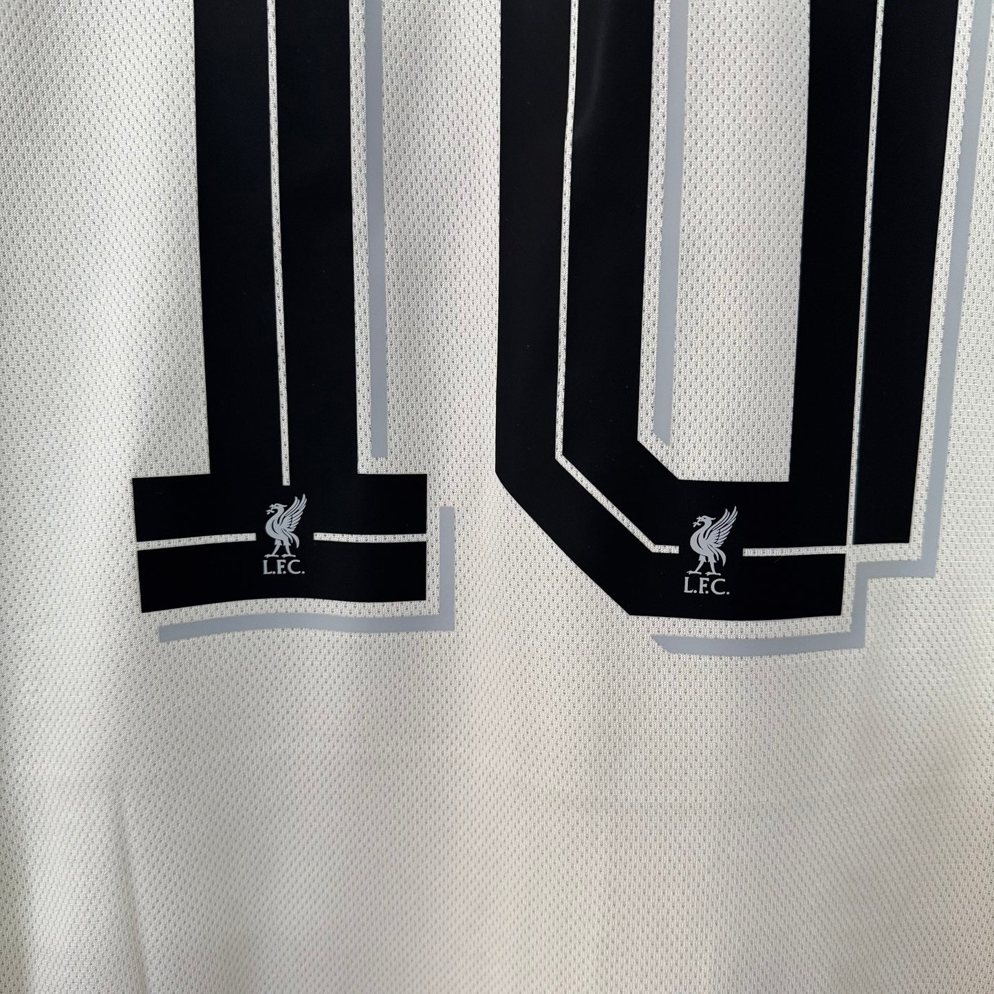 Liverpool 2025/26 Away Long-Sleeve Jersey – Player Edition