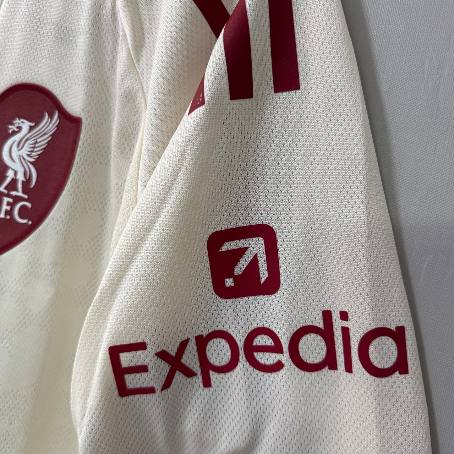 Liverpool 2025/26 Away Long-Sleeve Jersey – Player Edition