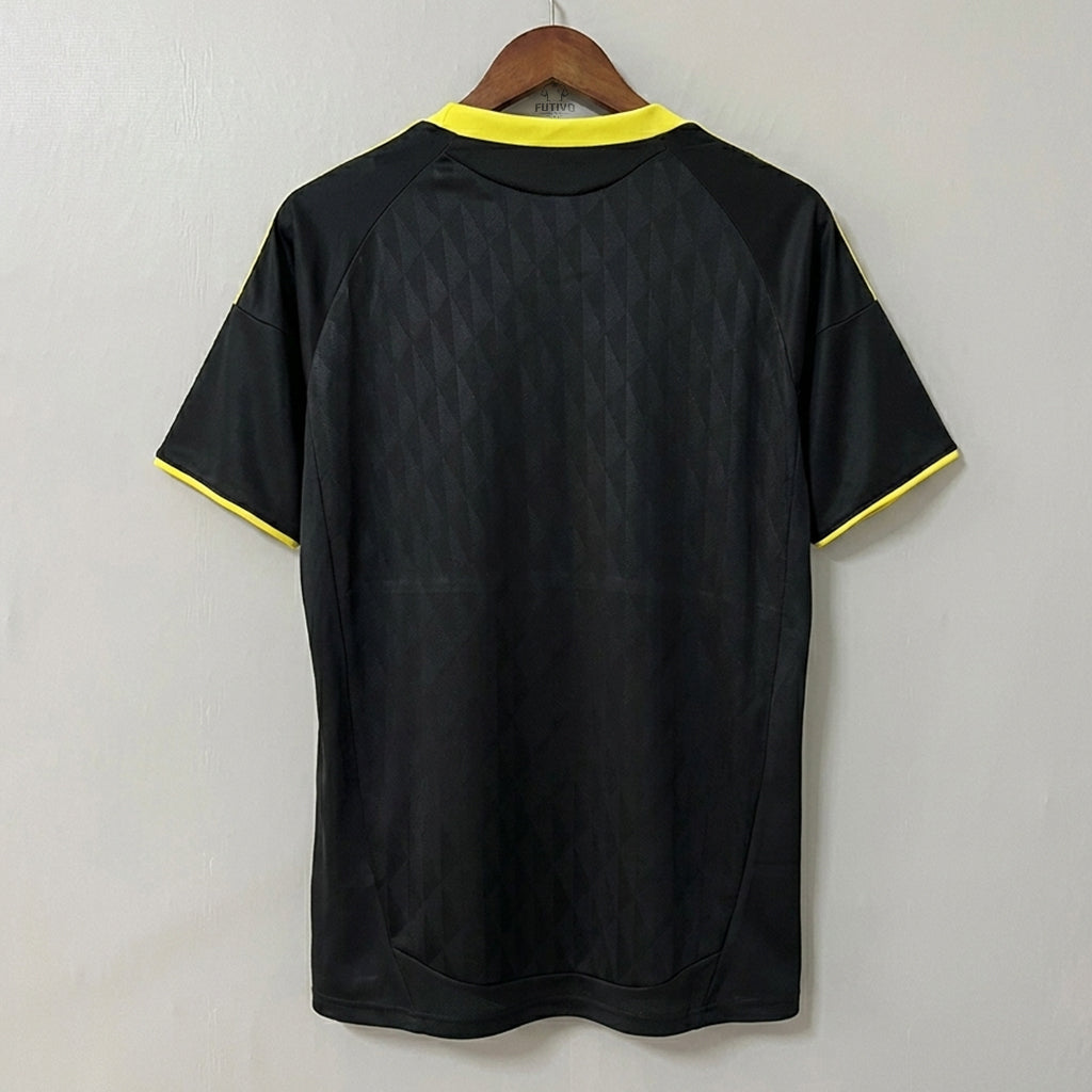 Liverpool 2010/11 Away Retro Jersey