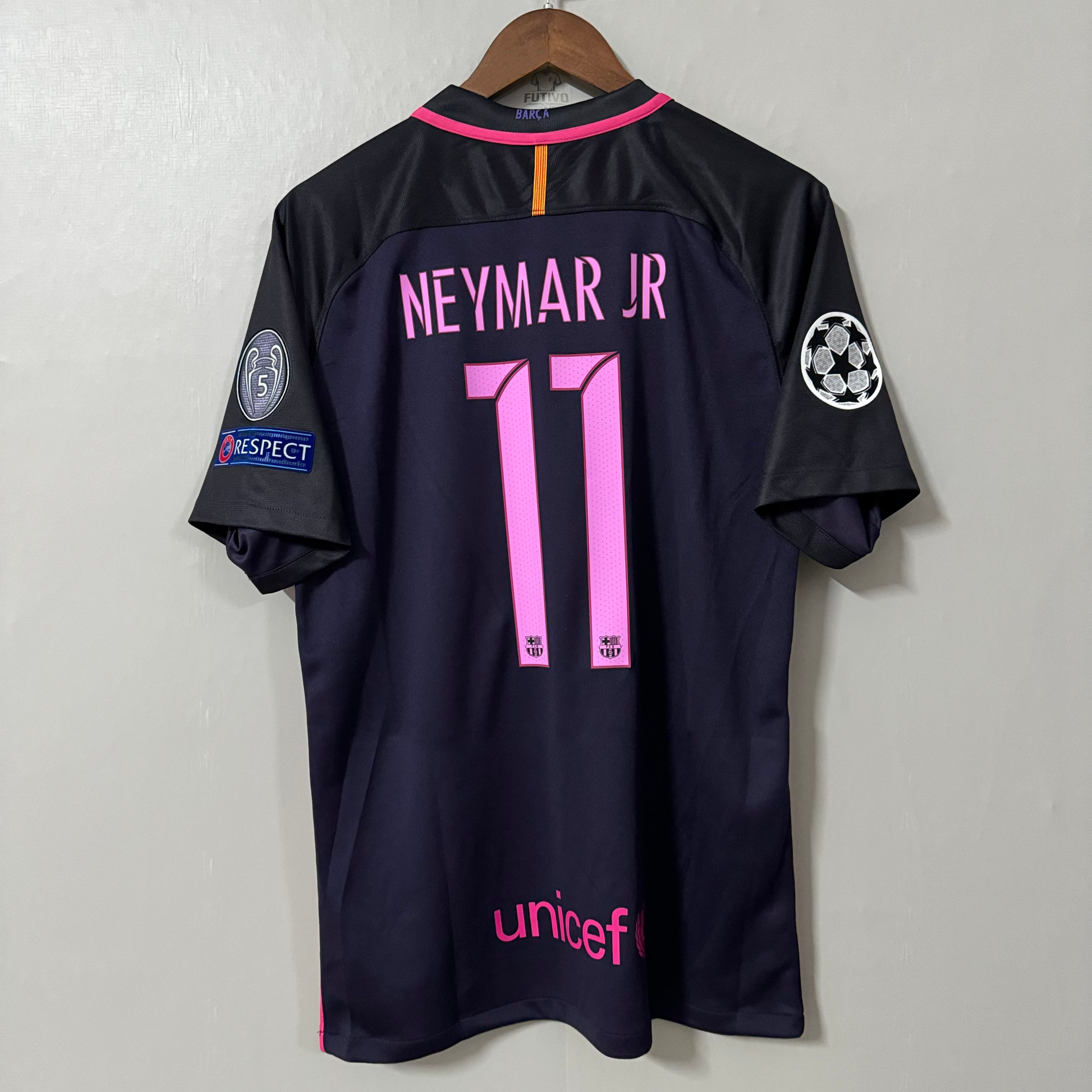 Barcelona 2016/17 Away Retro Jersey