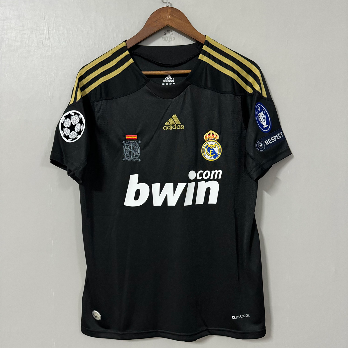 Real Madrid 2009/10 Away Retro Jersey