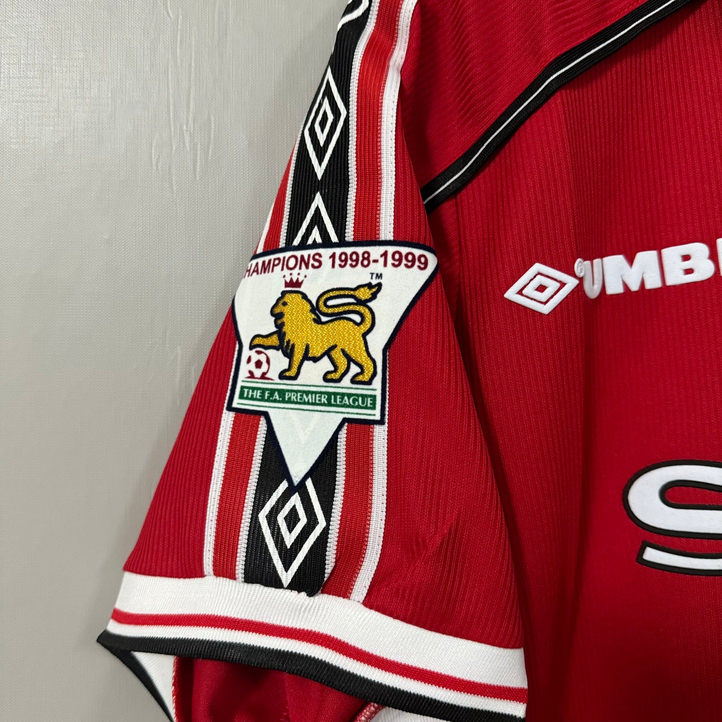 Manchester United 1998/00 Home Retro Jersey