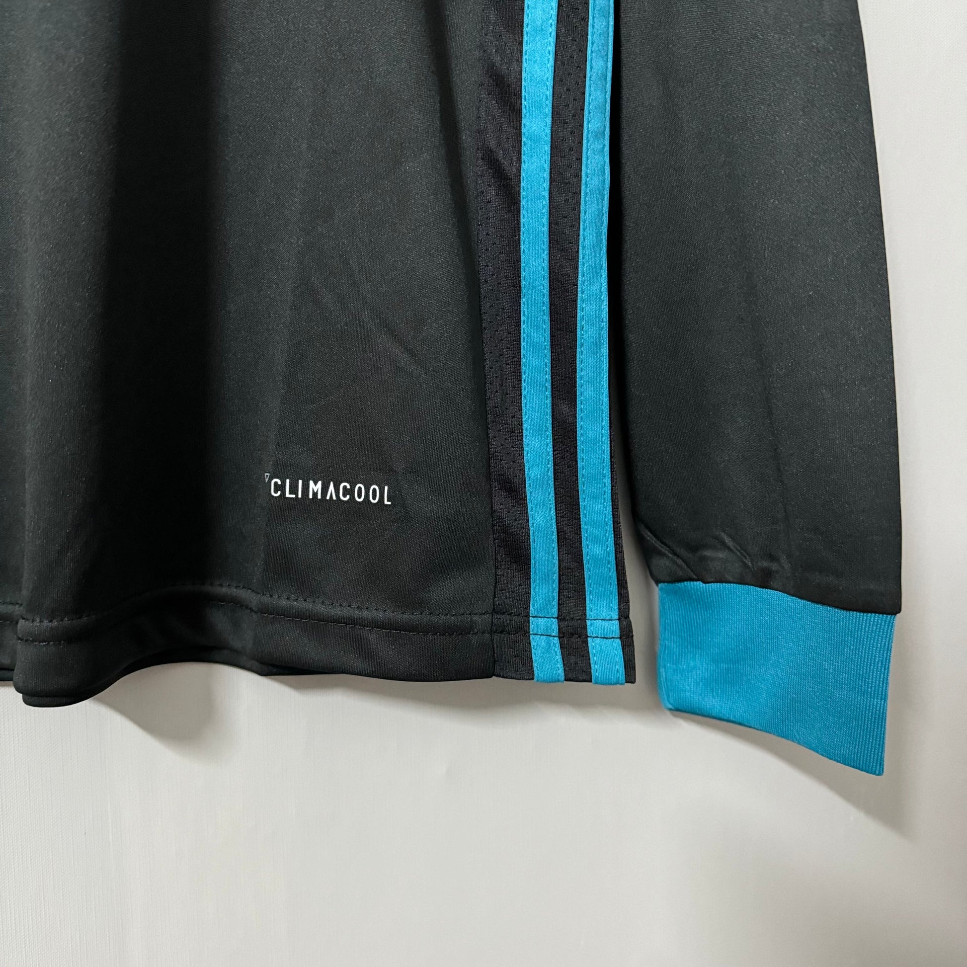 Real Madrid 2017/18 Away Long-Sleeve Retro Jersey
