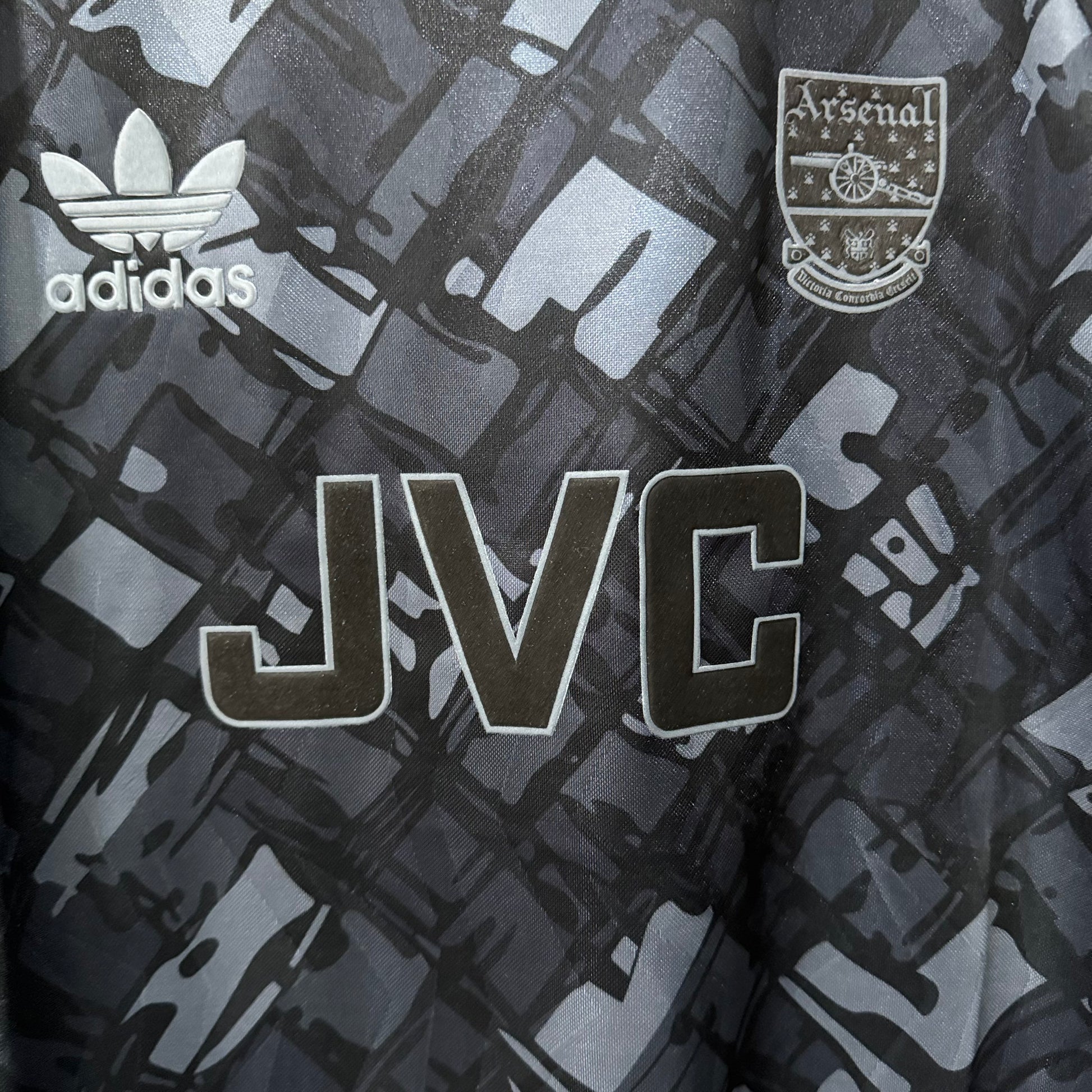 Arsenal 1990/92 JVC Blackout Retro Jersey – Special Edition