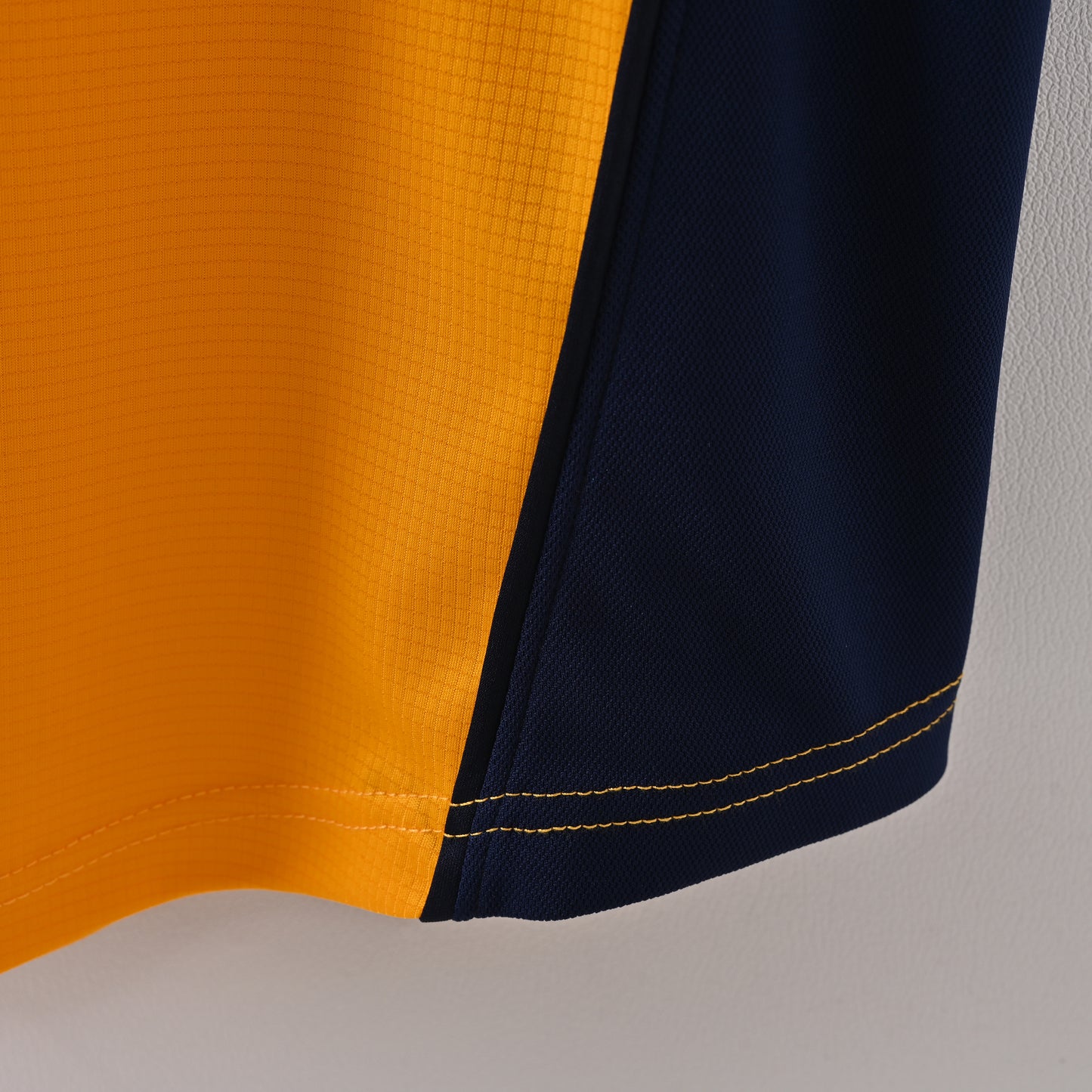 Liverpool 2000/01 Away Retro Jersey