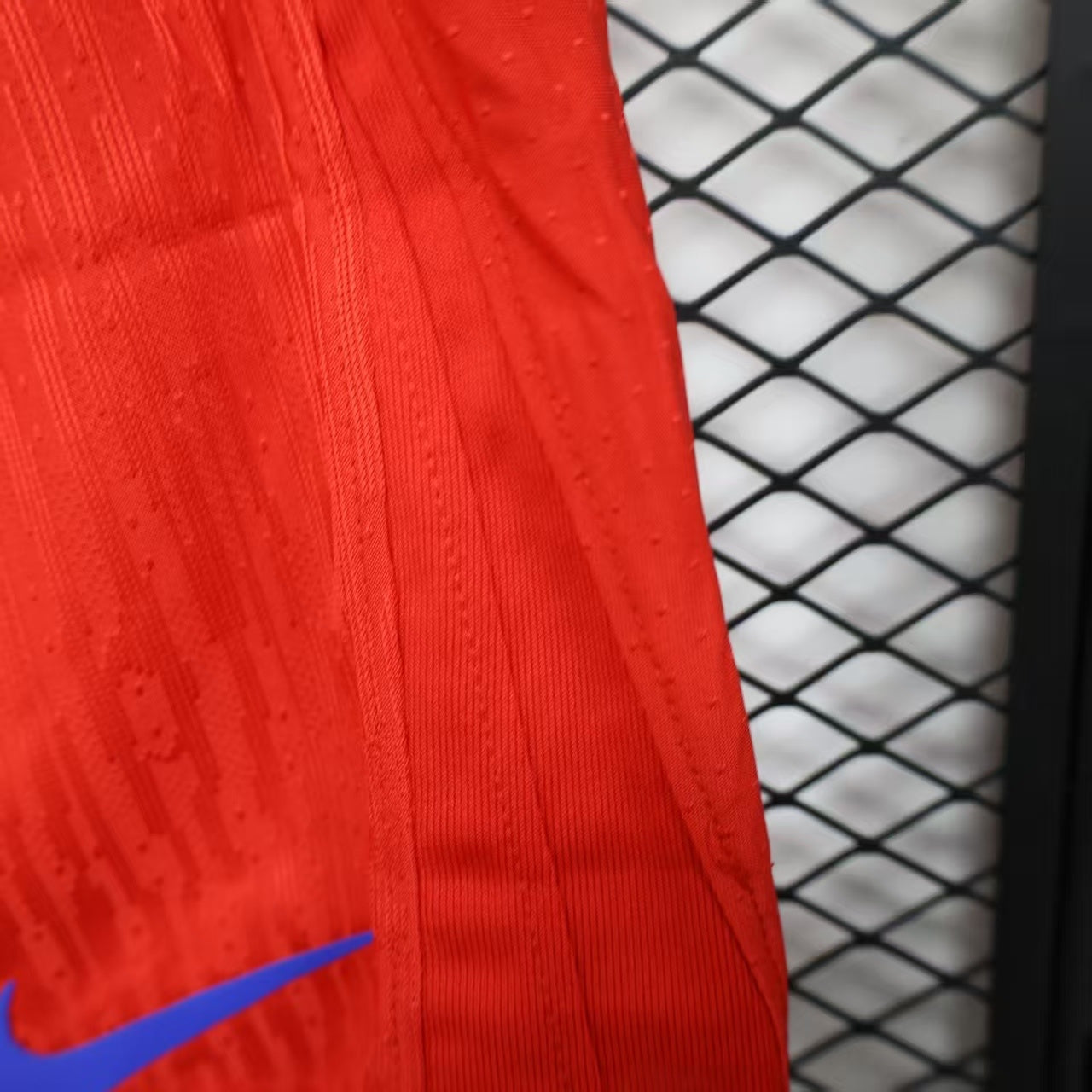 Paris Saint-Germain 2025/26 Away Red Shorts – Player Edition