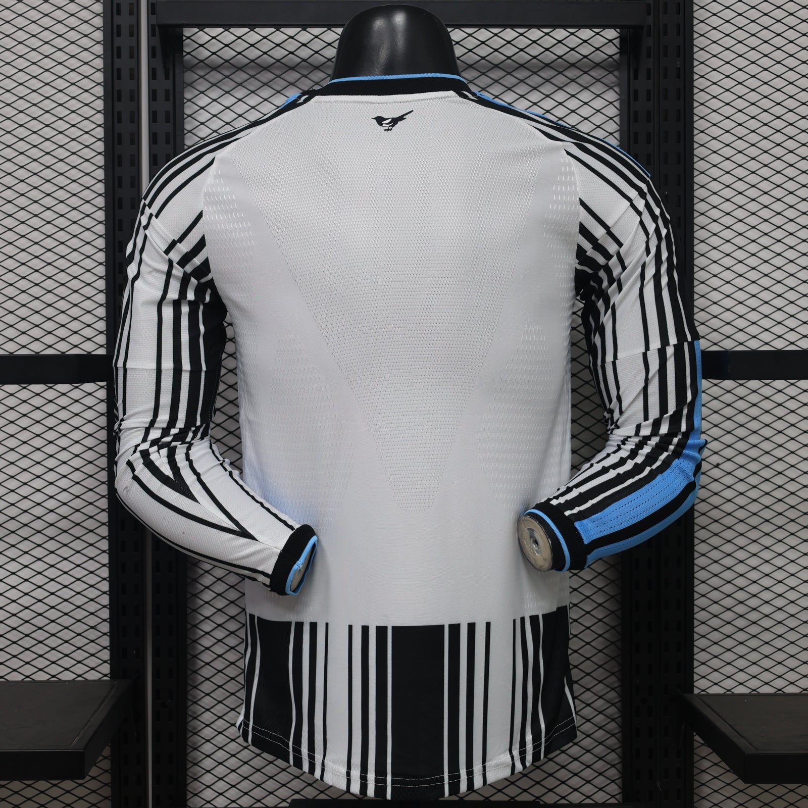 Newcastle United 2026/27 Home Long-Sleeve Jersey – Player Edition