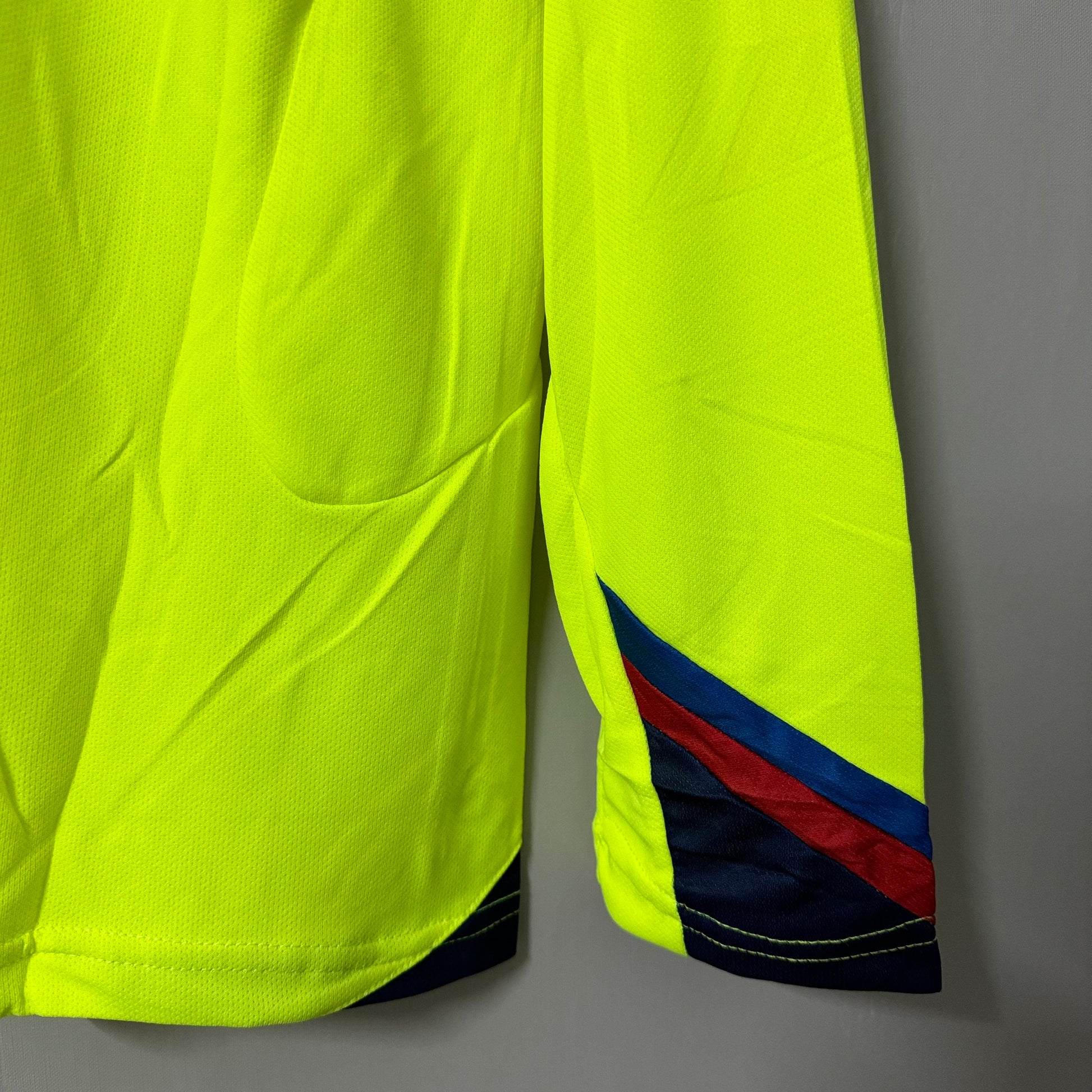 Barcelona 2005/6 Away Long-Sleeve Retro Jersey