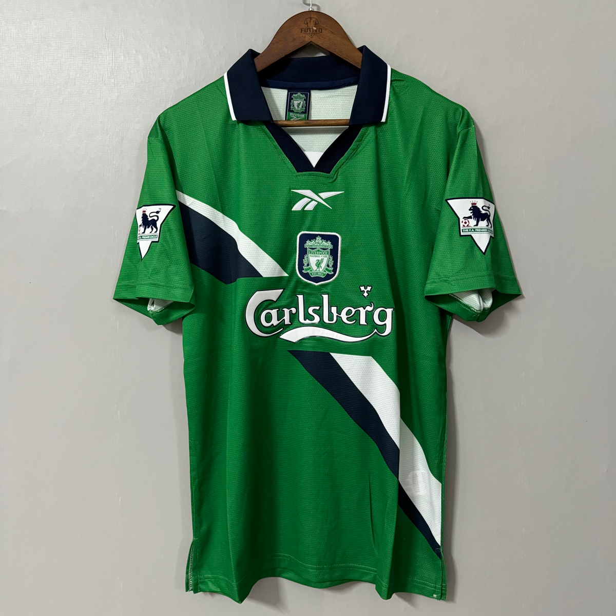 Liverpool 1999/00 Away Retro Jersey