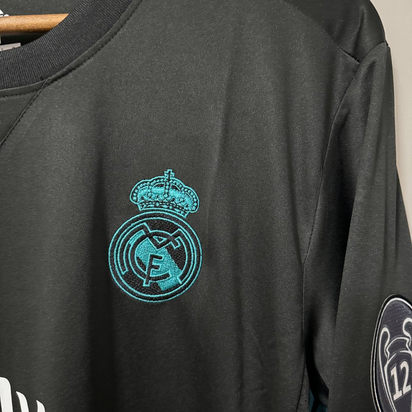 Real Madrid 2017/18 Away Long-Sleeve Retro Jersey