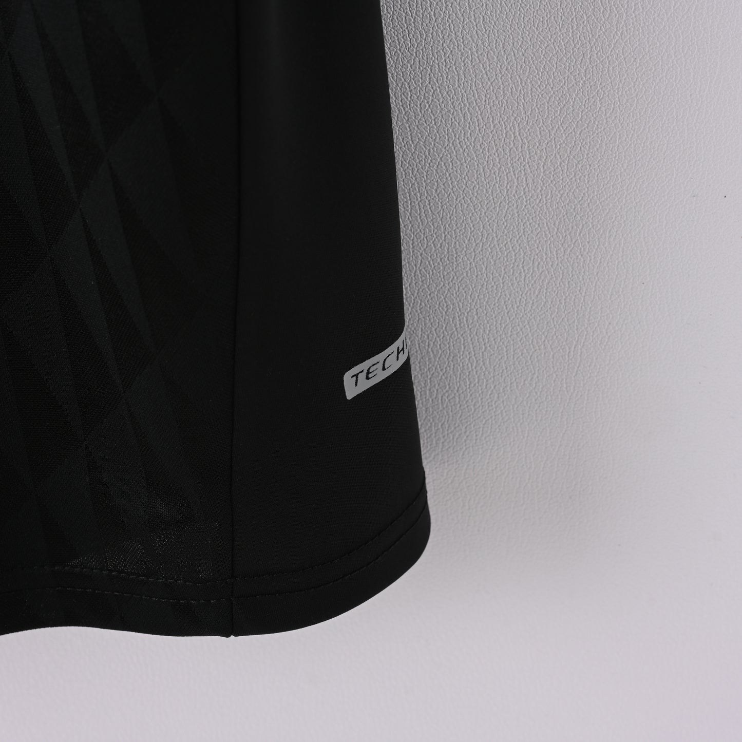 Liverpool 2010/11 Away Retro Jersey