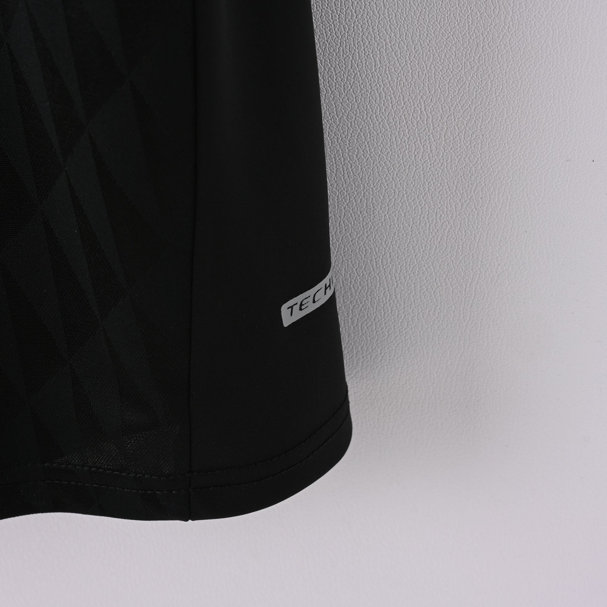 Liverpool 2010/11 Away Retro Jersey