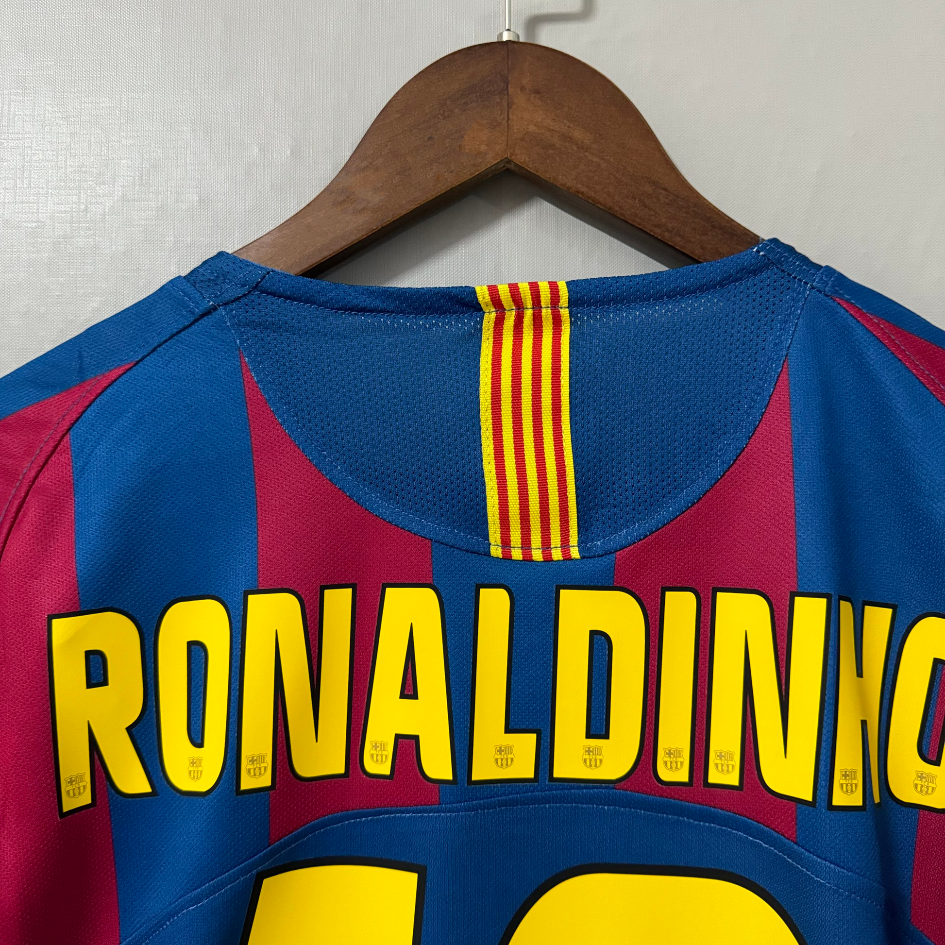 Barcelona 2005/06 Home (UCL Final) Retro Jersey