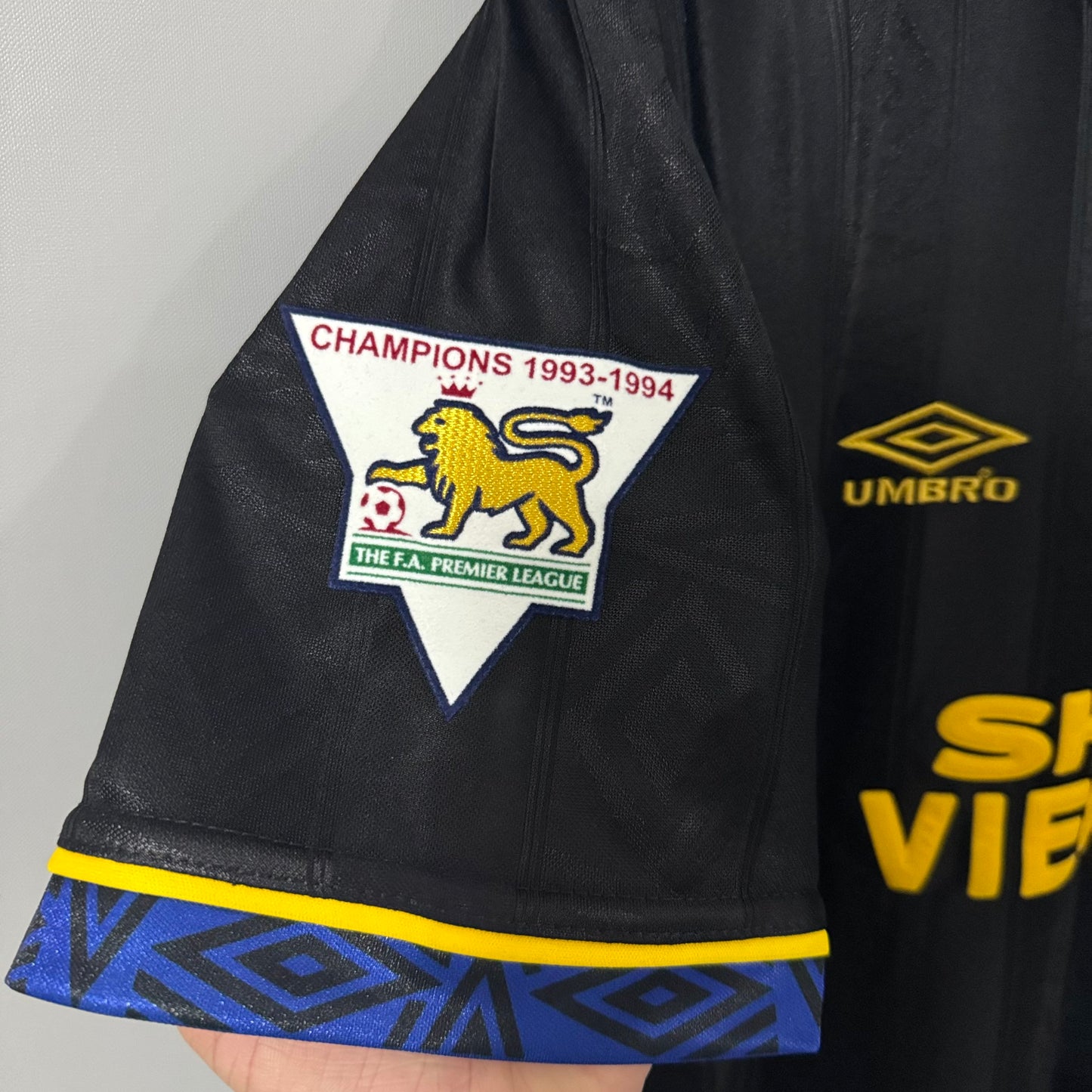Manchester United 1993/94 Away Retro Jersey