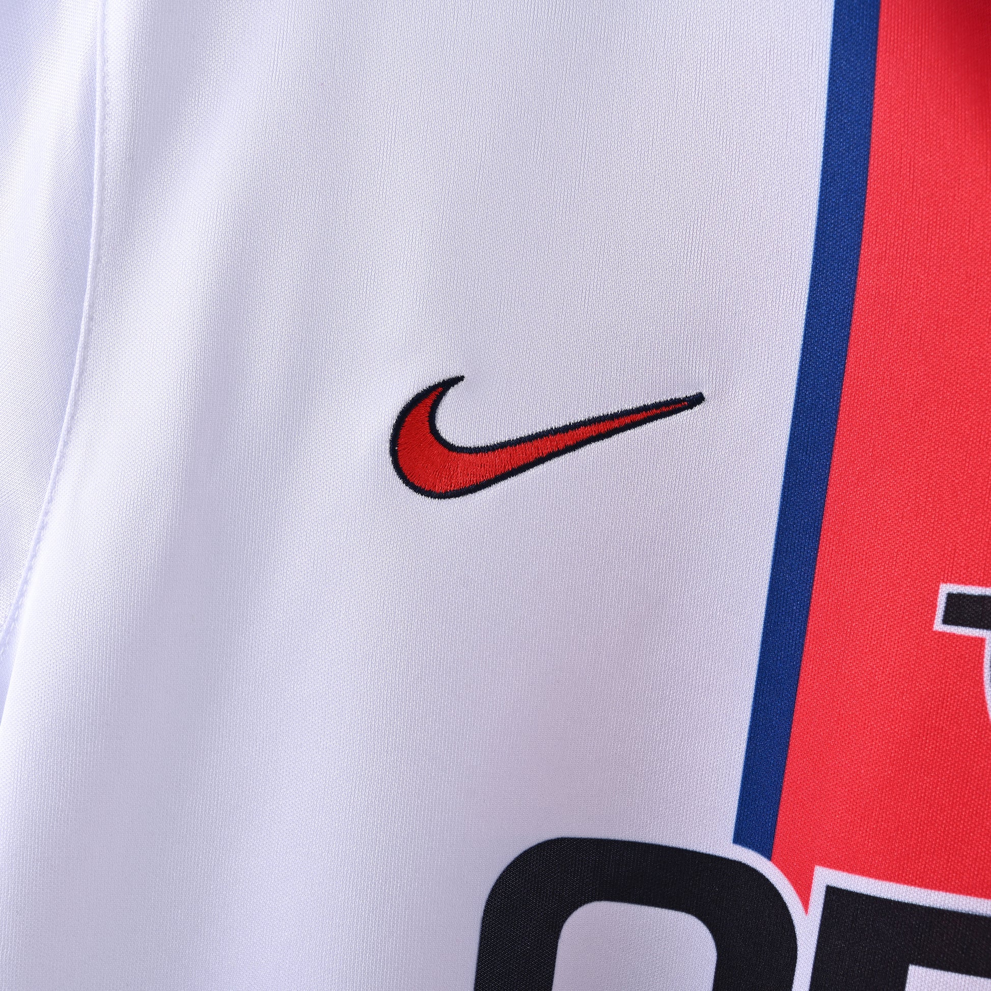 Paris Saint-Germain 1998/99 Away Retro Jersey