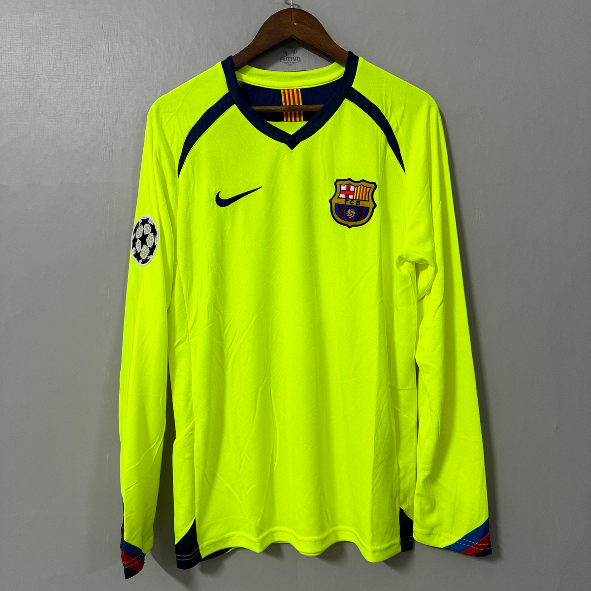 Barcelona 2005/6 Away Long-Sleeve Retro Jersey