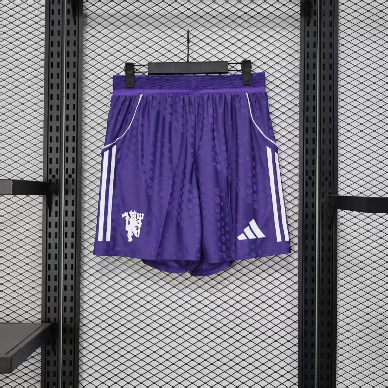 Manchester United 2025/26 Away Shorts – Player Edition