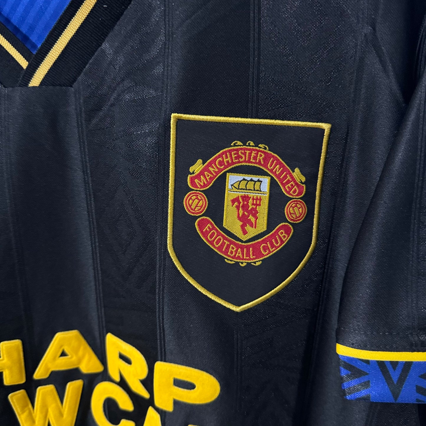 Manchester United 1993/94 Away Retro Jersey