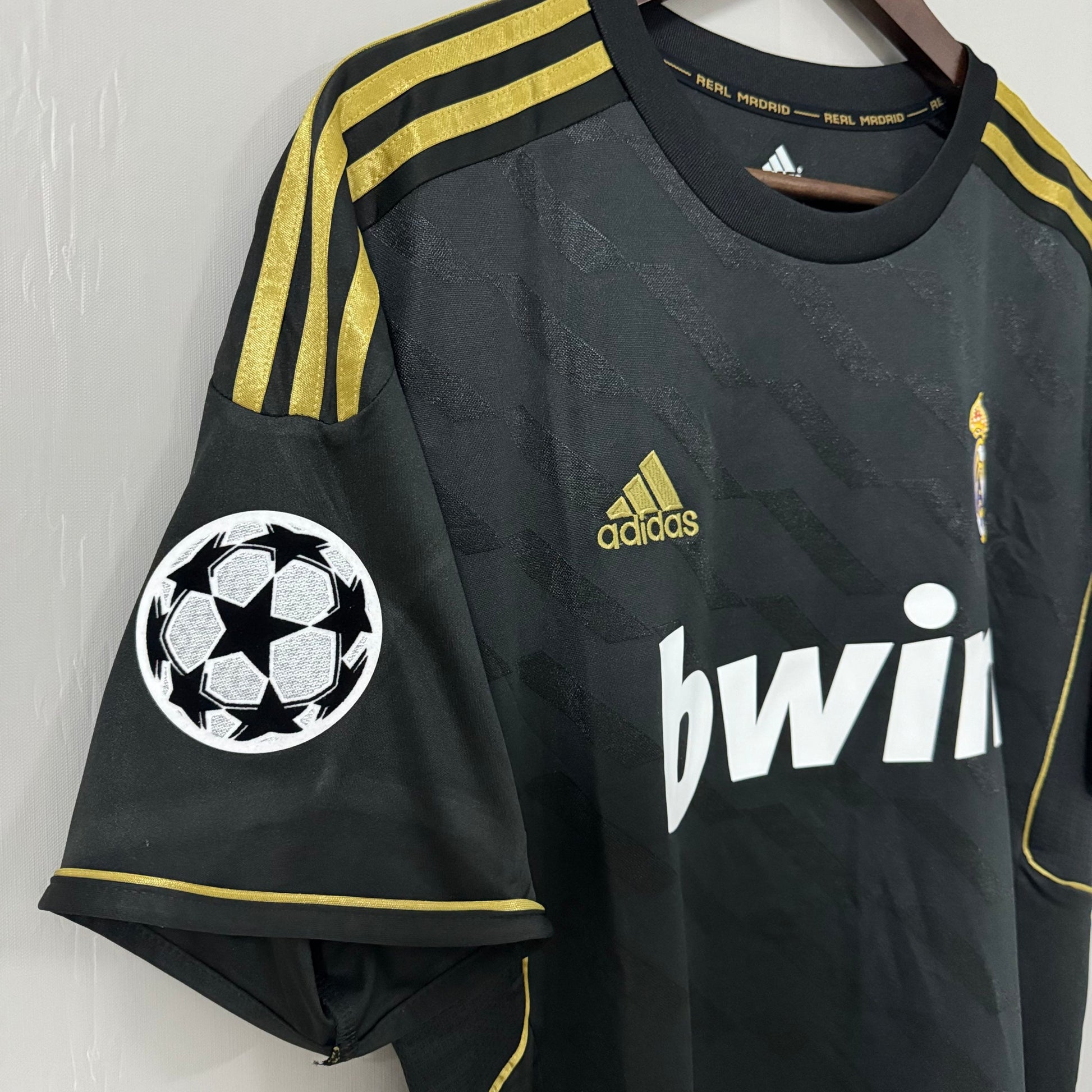 Real Madrid 2011/12 Away Retro Jersey