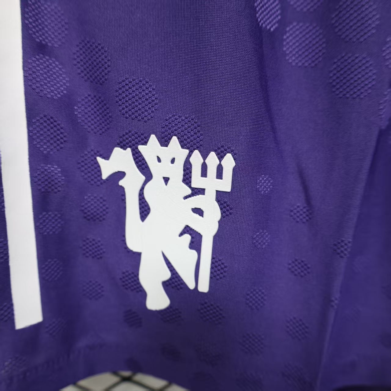 Manchester United 2025/26 Away Shorts – Player Edition