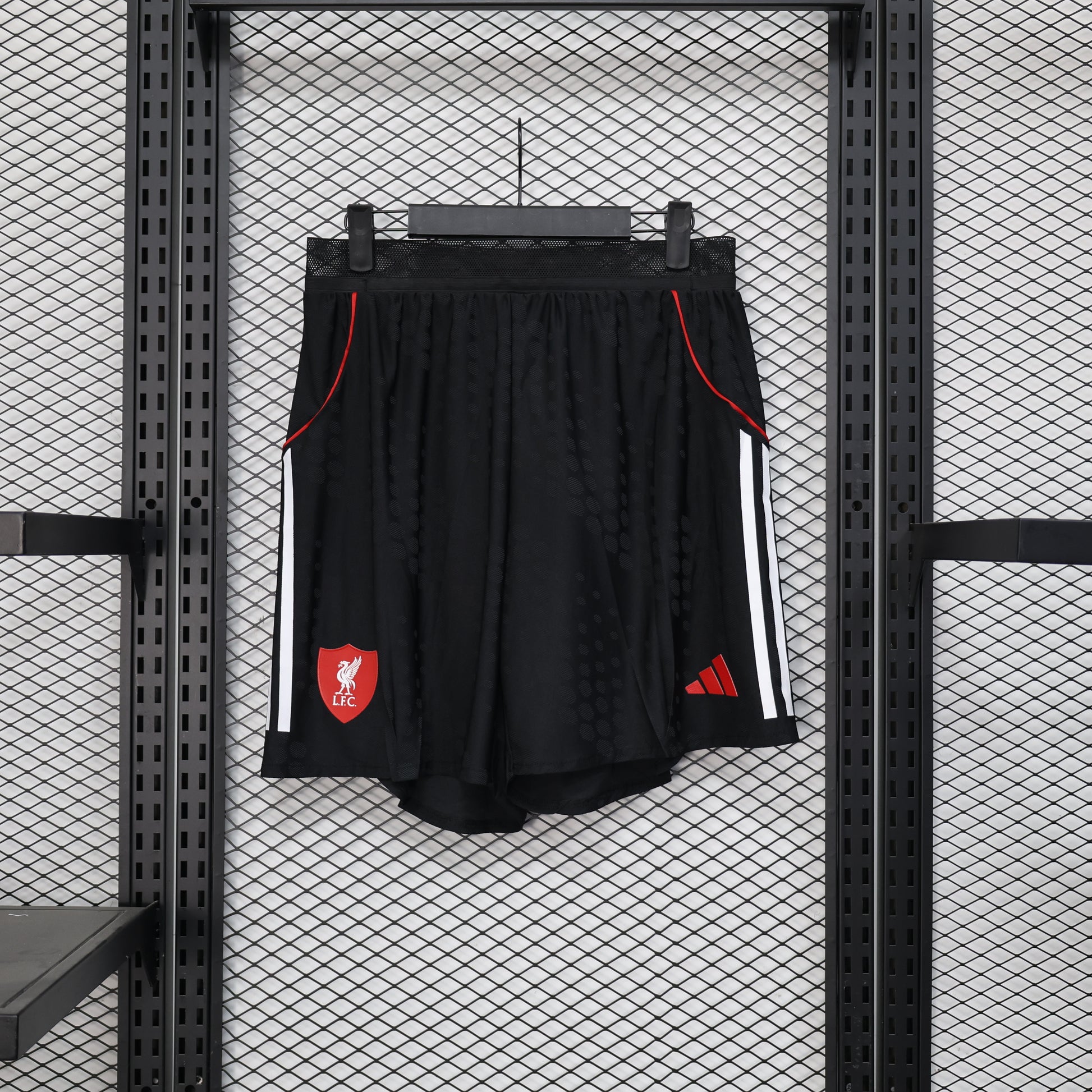 Liverpool 2025/26 Away Black Shorts – Player Edition
