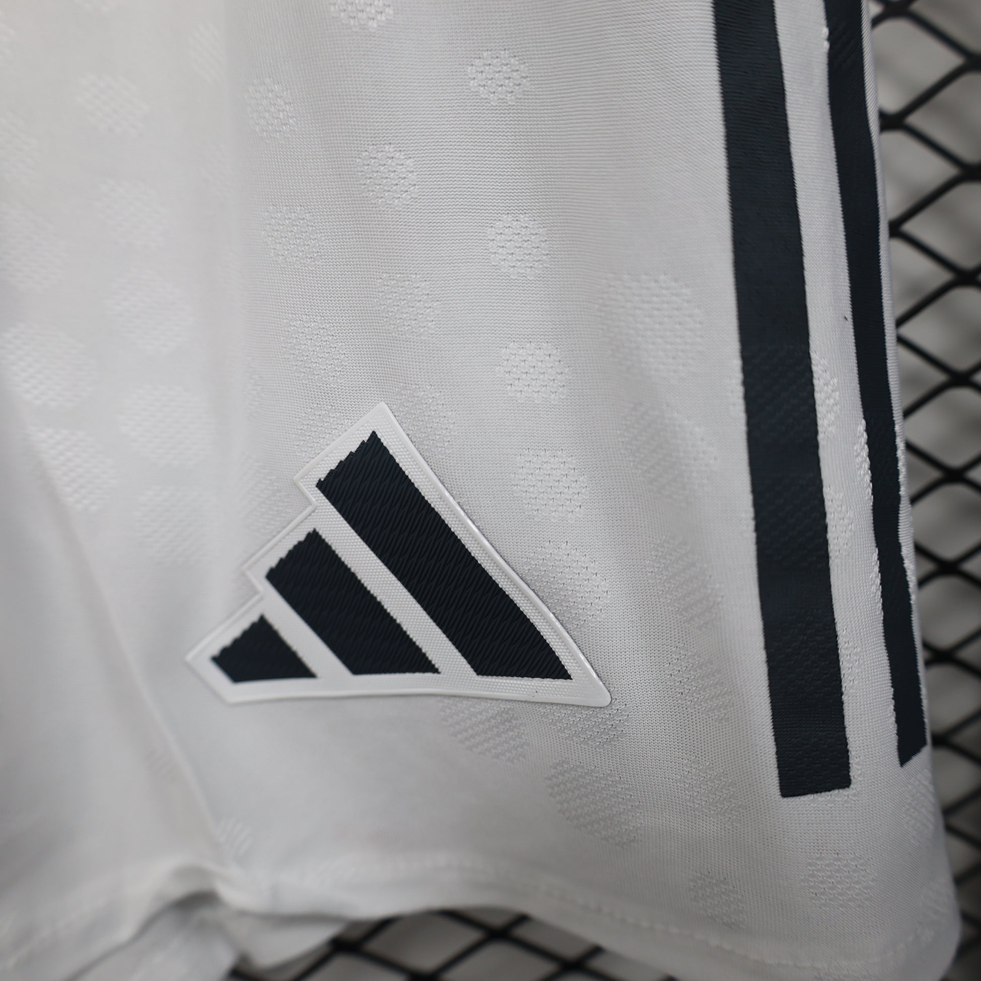 Bayern Munich 2025/26 Away White Shorts – Player Edition