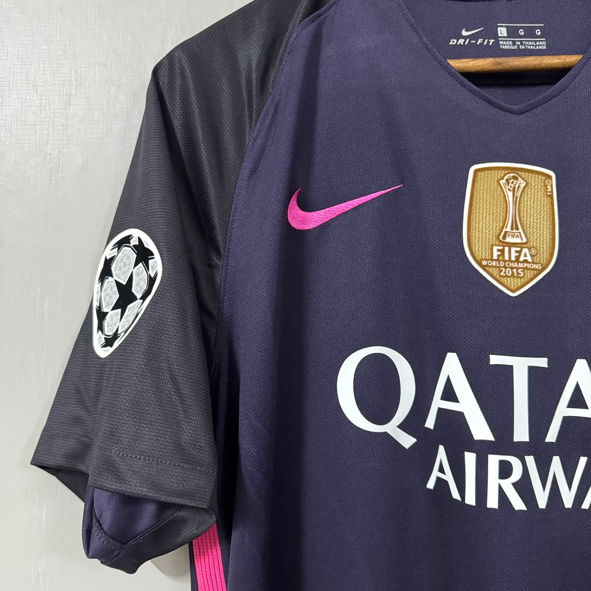 Barcelona 2016/17 Away Retro Jersey