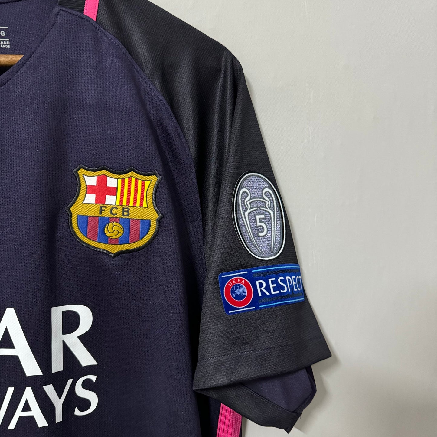 Barcelona 2016/17 Away Retro Jersey