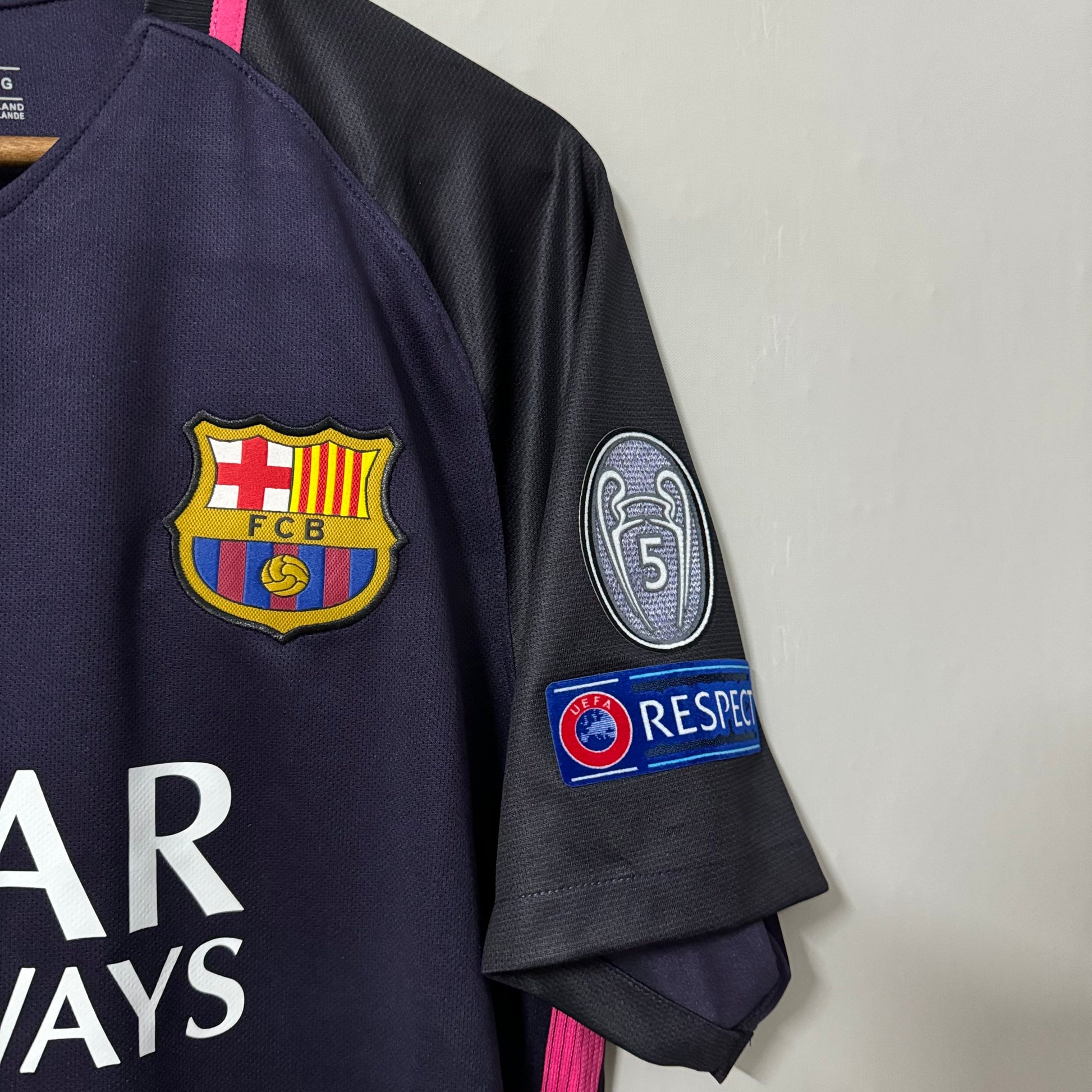 Barcelona 2016/17 Away Retro Jersey