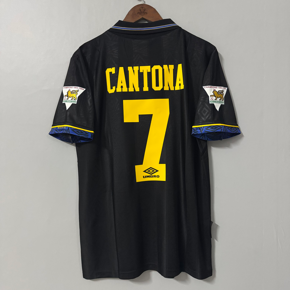 Manchester United 1993/94 Away Retro Jersey