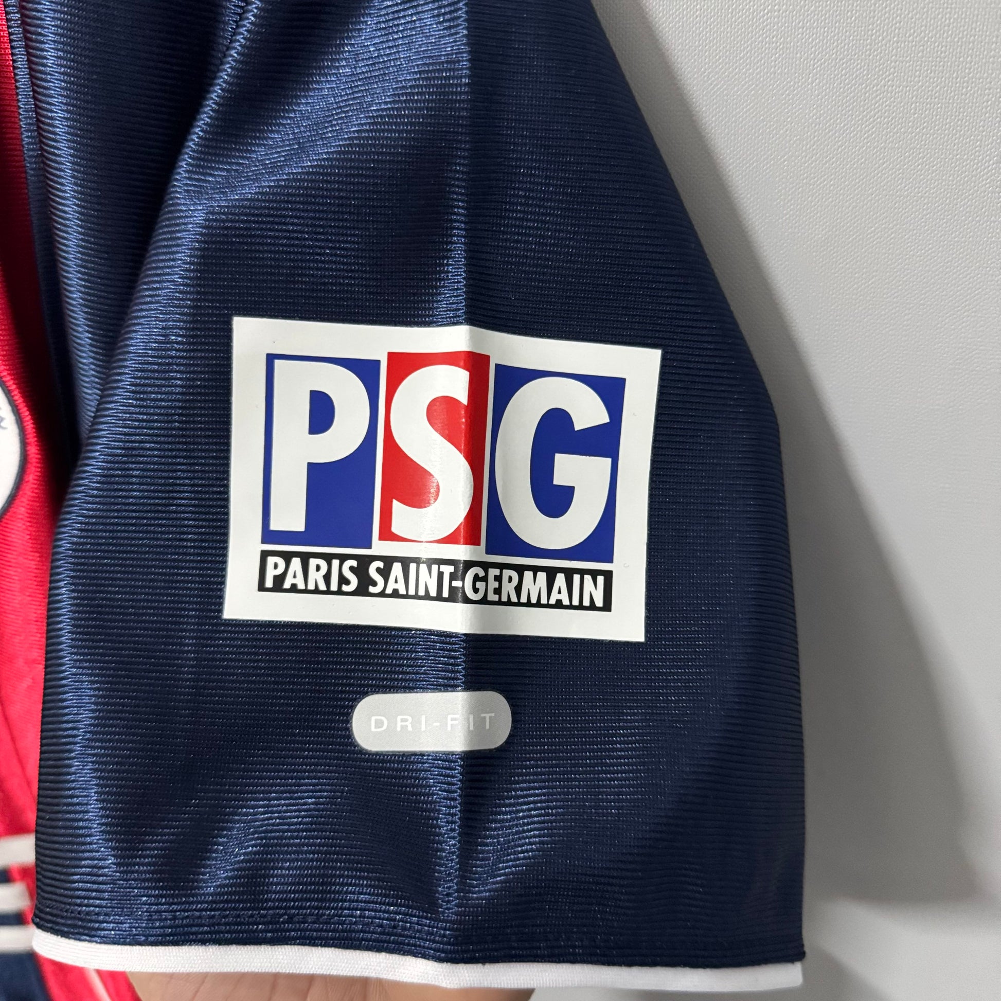Paris Saint-Germain 2001/02 Home Retro Jersey