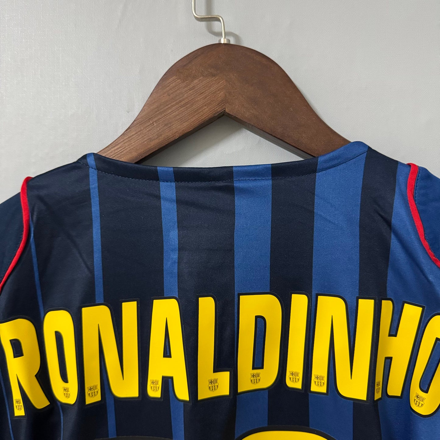 Barcelona 2004/05 Away Retro Jersey