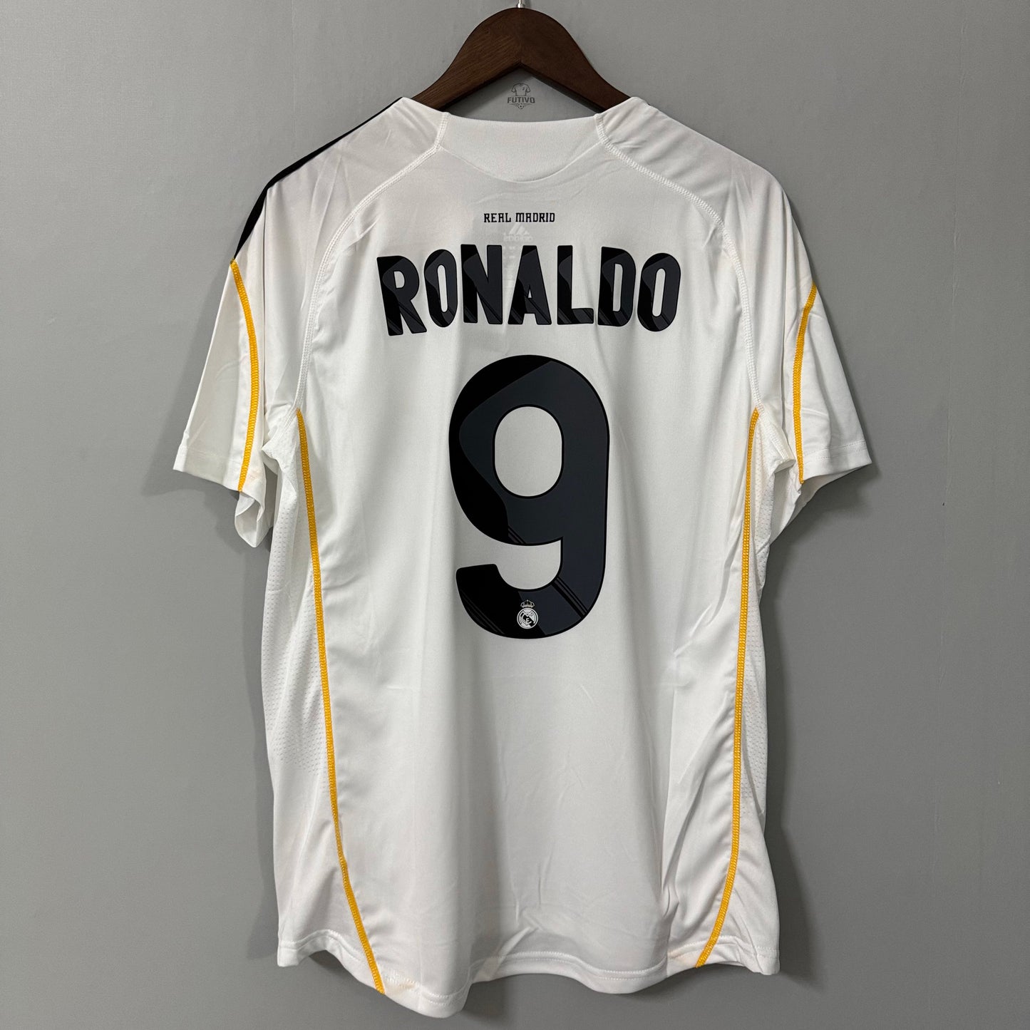 Real Madrid 2009/10 Home Retro Jersey