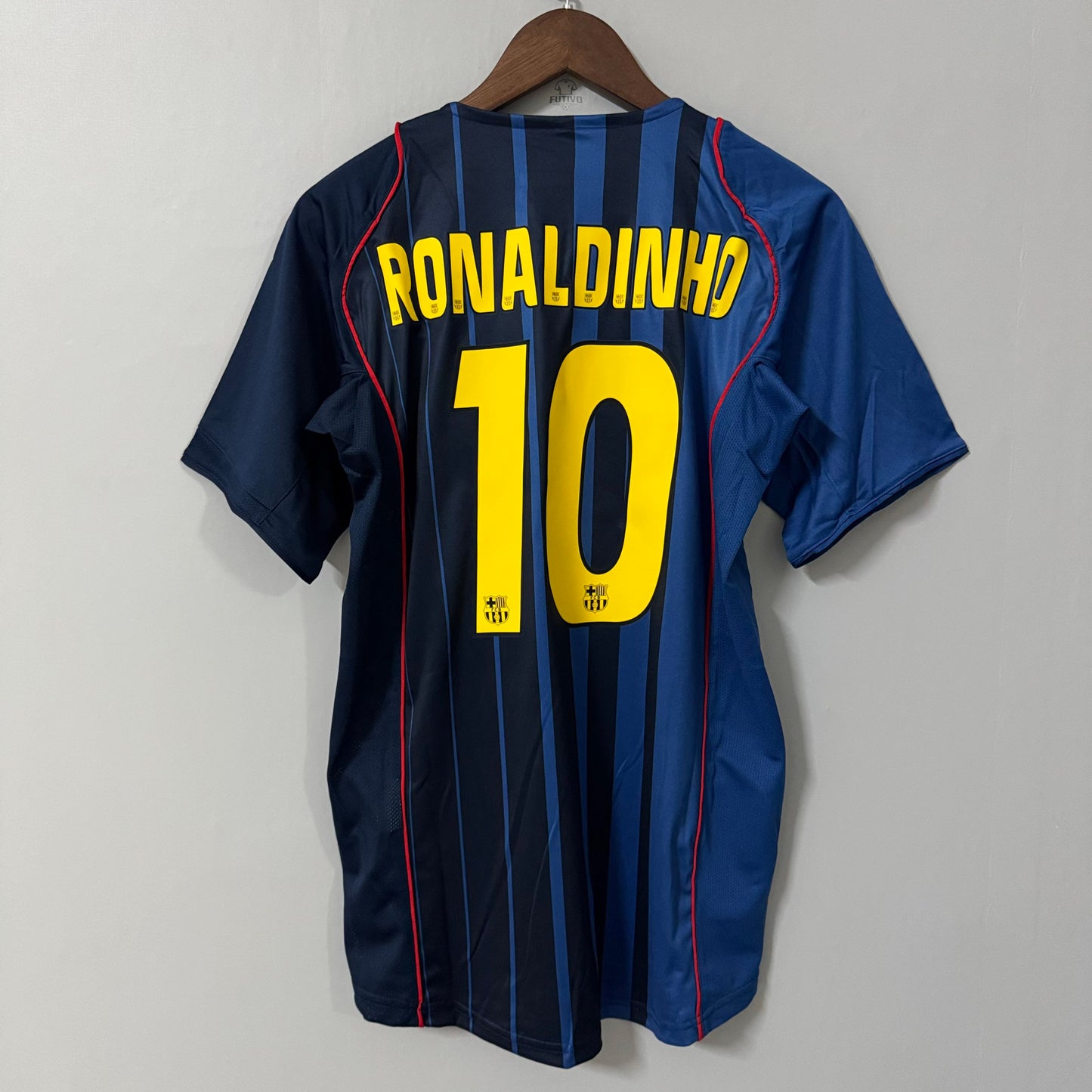 Barcelona 2004/05 Away Retro Jersey