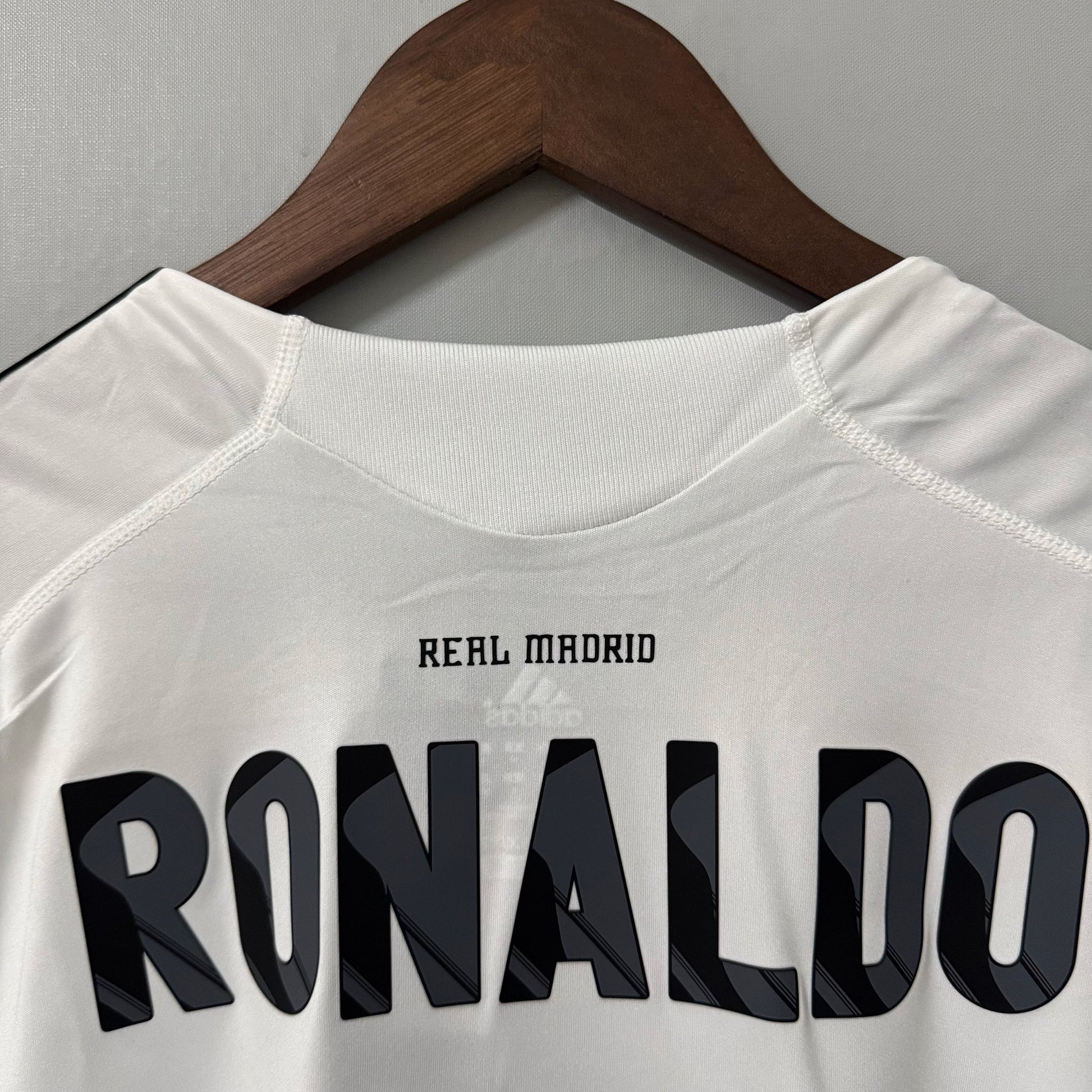 Real Madrid 2009/10 Home Retro Jersey