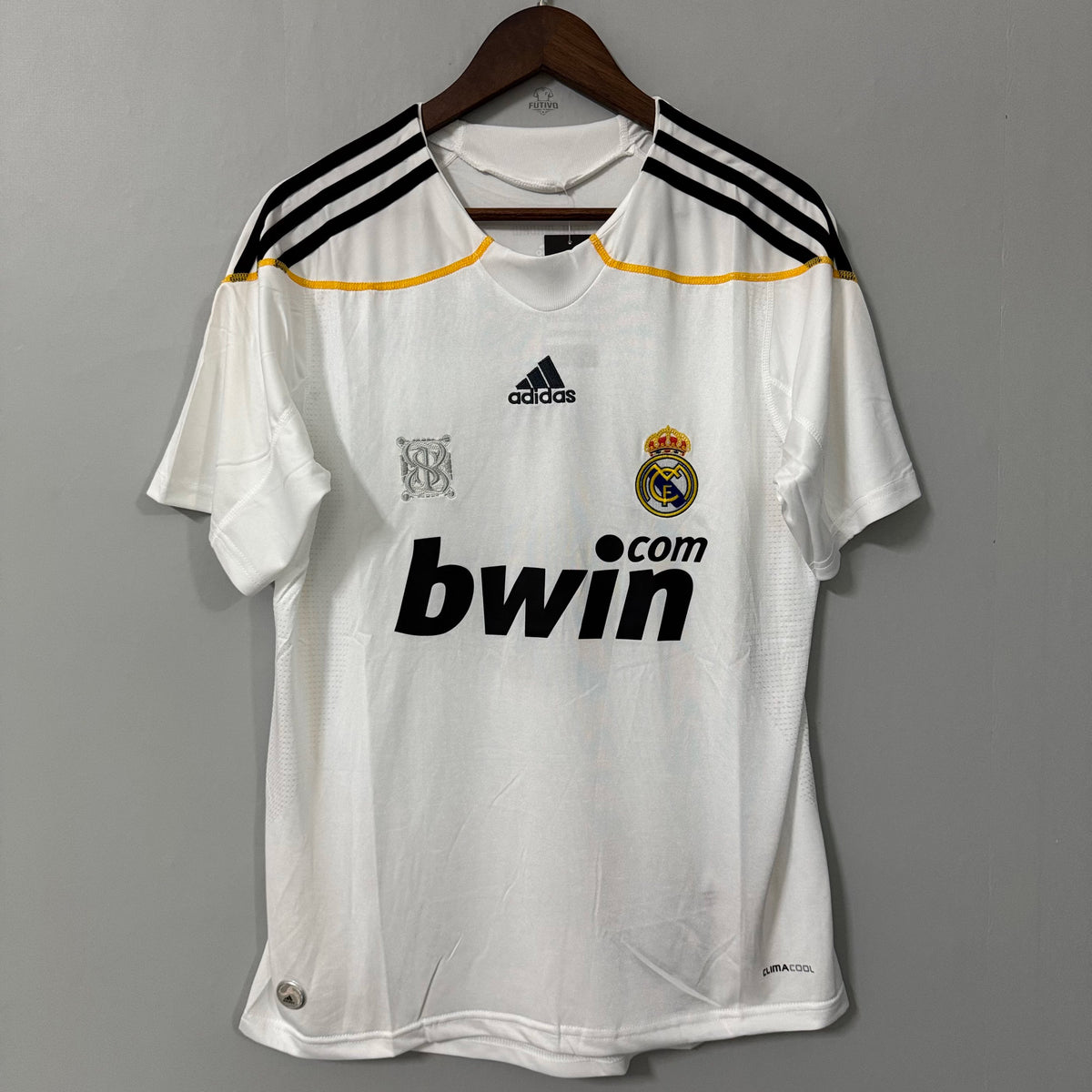 Real Madrid 2009/10 Home Retro Jersey