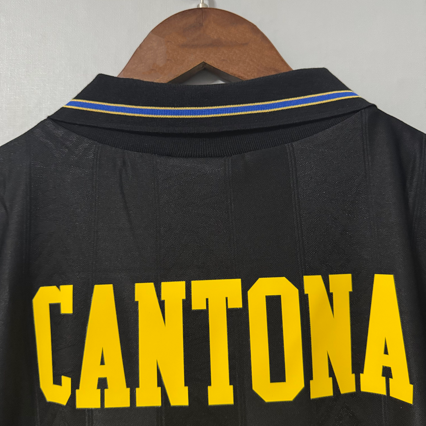 Manchester United 1993/94 Away Retro Jersey