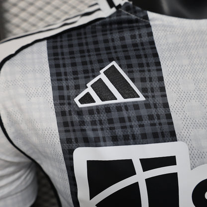 Newcastle United 2025/26 Home Jersey – Player Edition