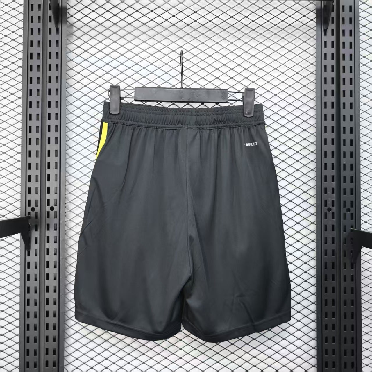 Manchester United 2025/26 Away Black Shorts – Player Edition