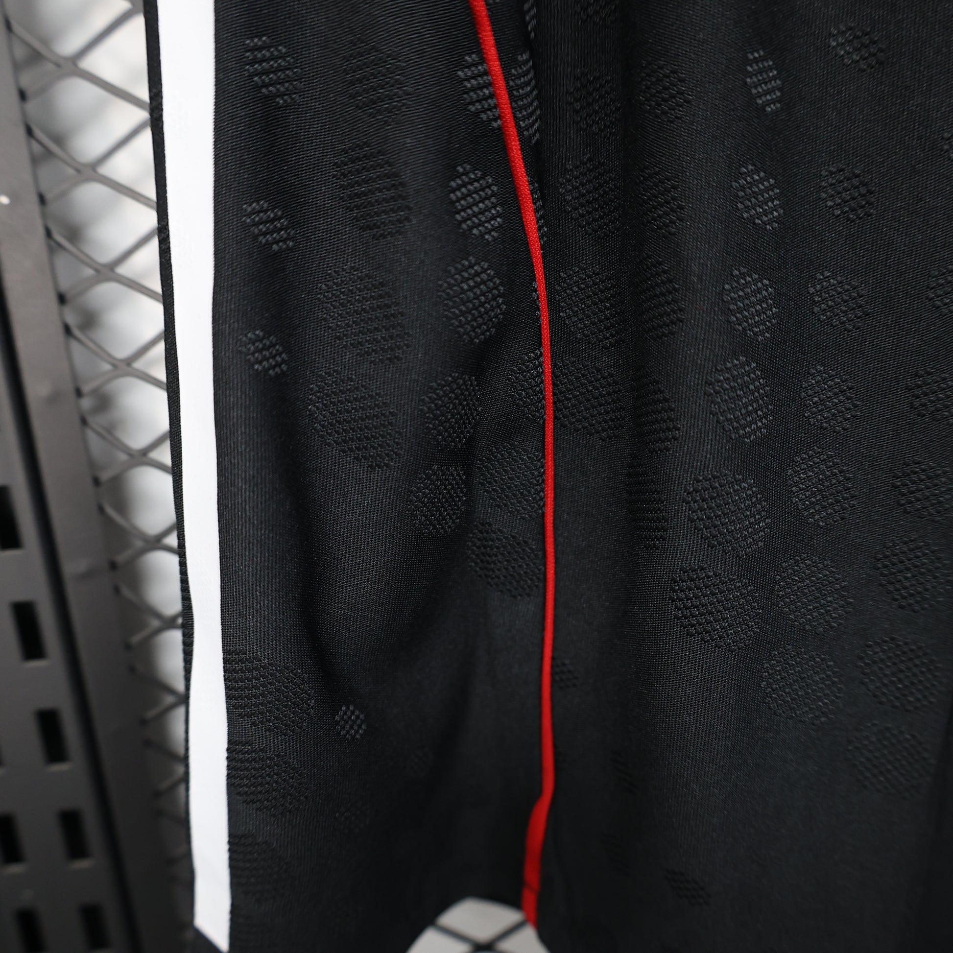 Liverpool 2025/26 Away Black Shorts – Player Edition