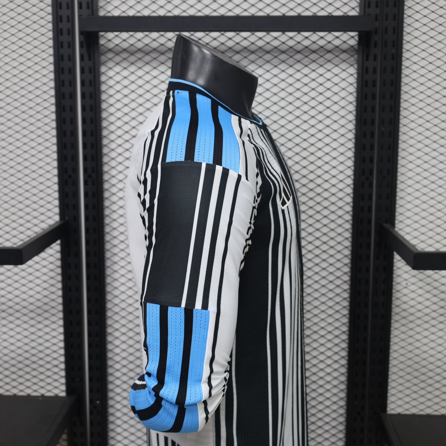 Newcastle United 2026/27 Home Long-Sleeve Jersey – Player Edition