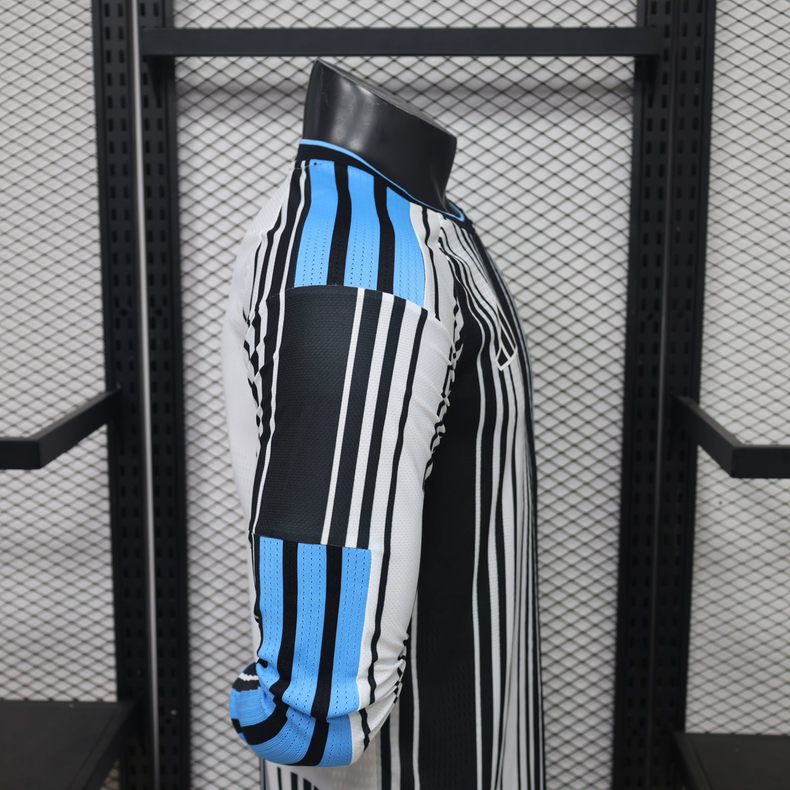 Newcastle United 2026/27 Home Long-Sleeve Jersey – Player Edition