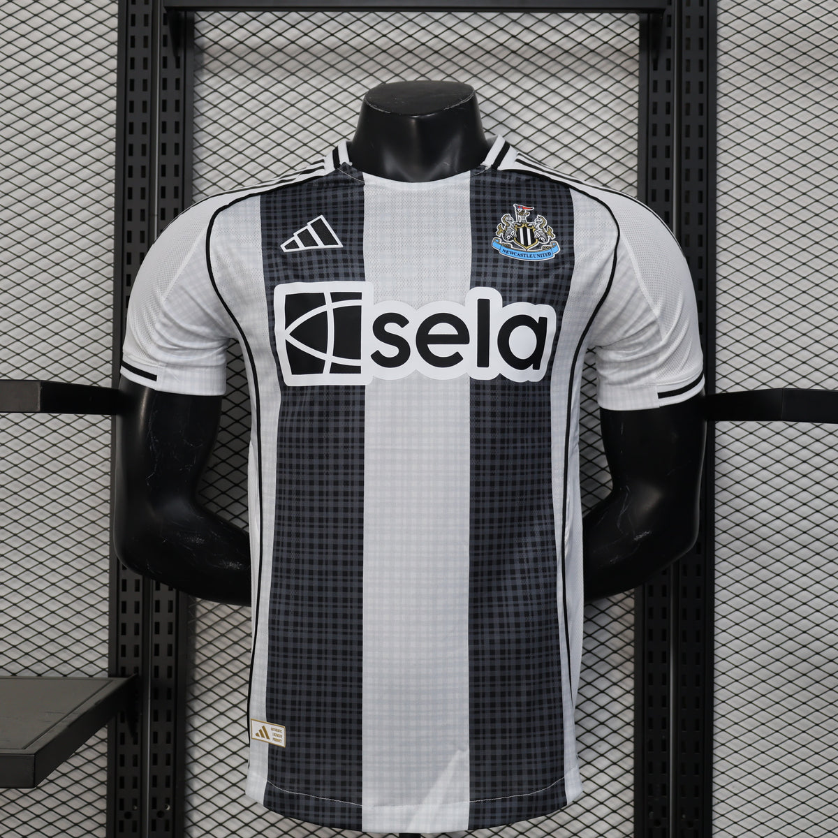Newcastle United 2025/26 Home Jersey – Player Edition