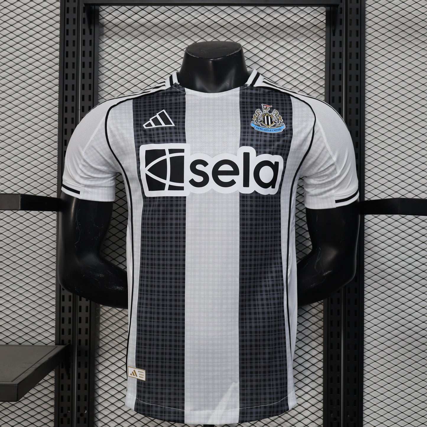 Newcastle United 2025/26 Home Jersey – Player Edition