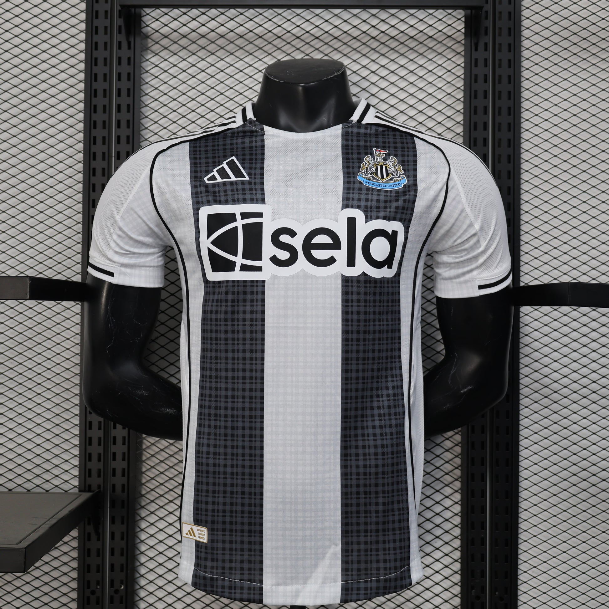 Newcastle United 2025/26 Home Jersey – Player Edition