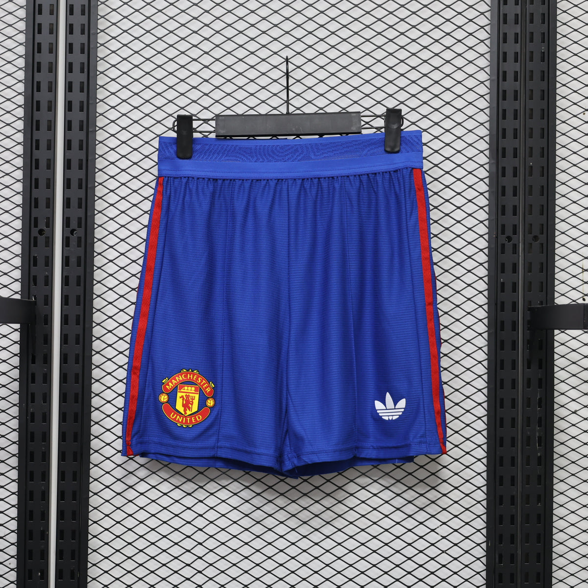 Manchester United 2026/27 Away Shorts – Player Edition