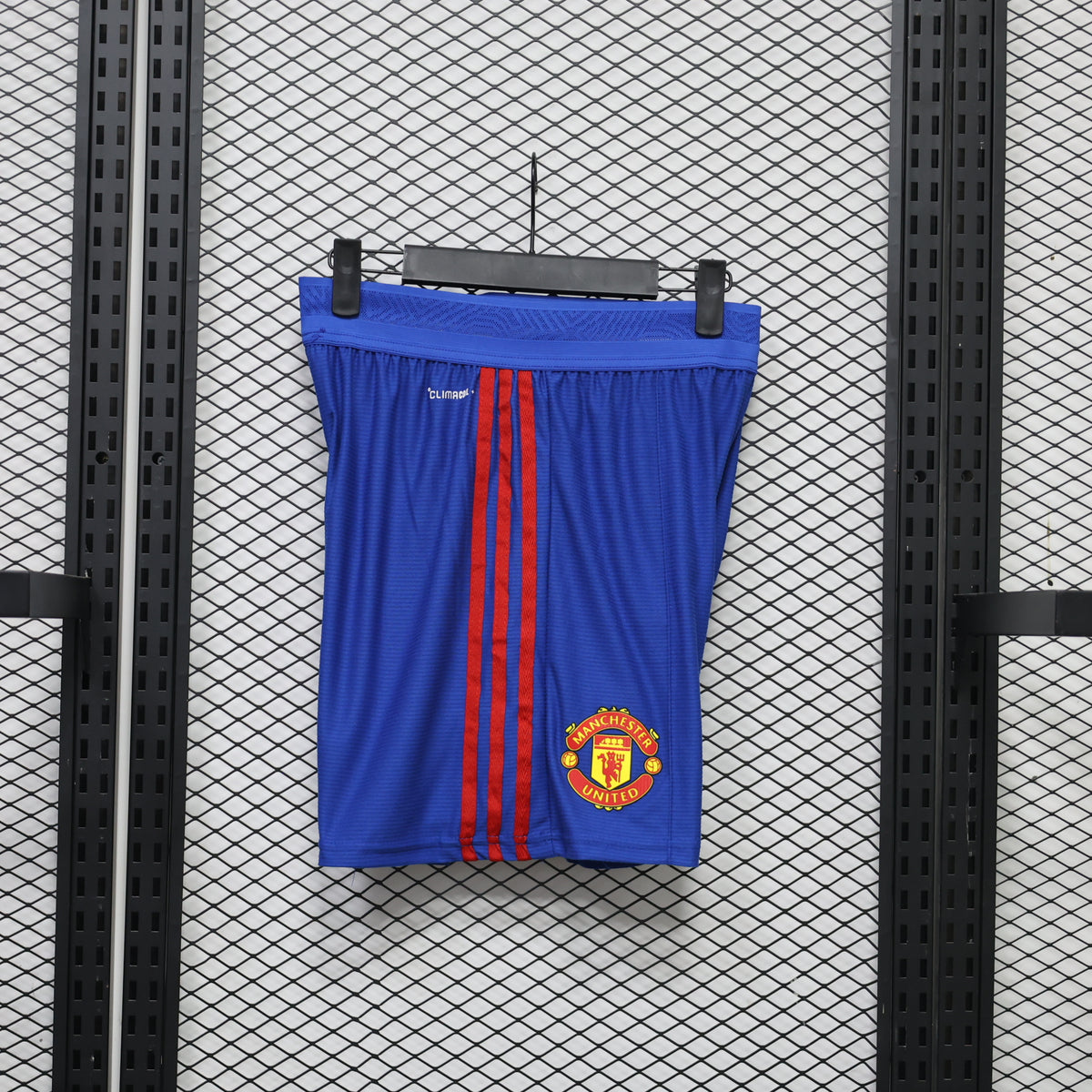Manchester United 2026/27 Away Shorts – Player Edition