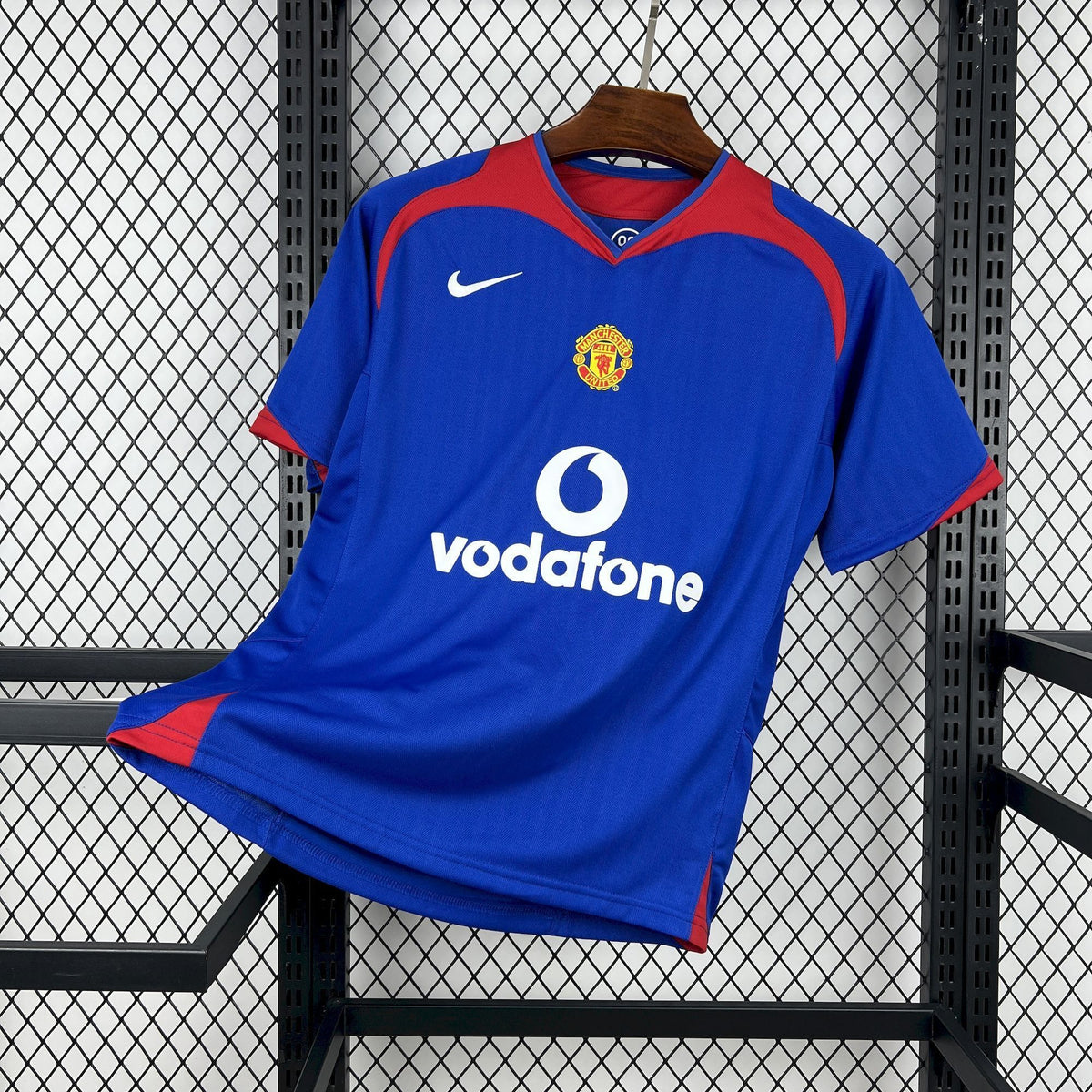 Manchester United 2005/06 Away Retro Jersey