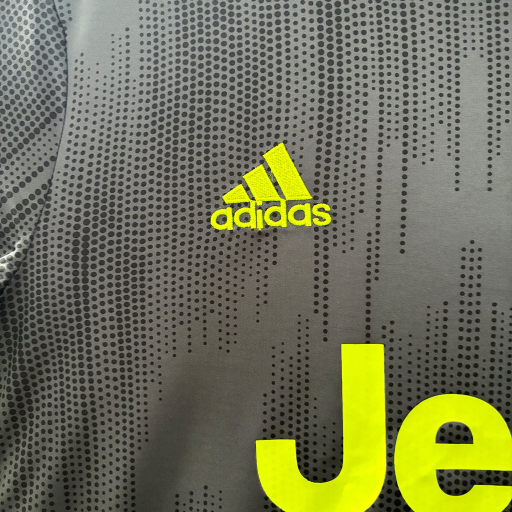 Juventus 2018/19 Away Retro Jersey